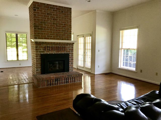 156 UVILLA ESTATES DR, Shenandoah Junction, WV 25442