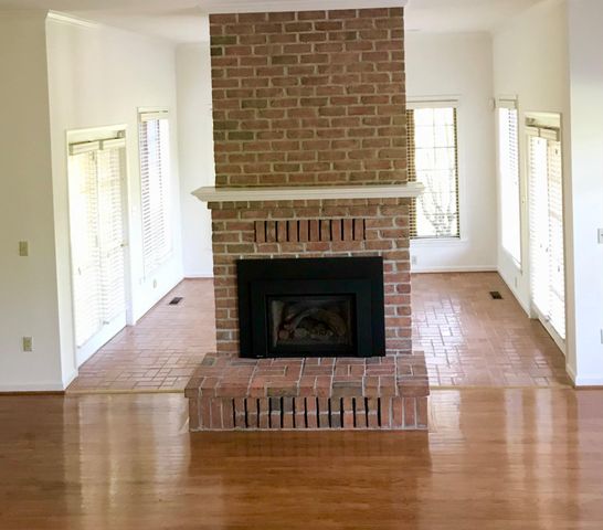 156 UVILLA ESTATES DR, Shenandoah Junction, WV 25442