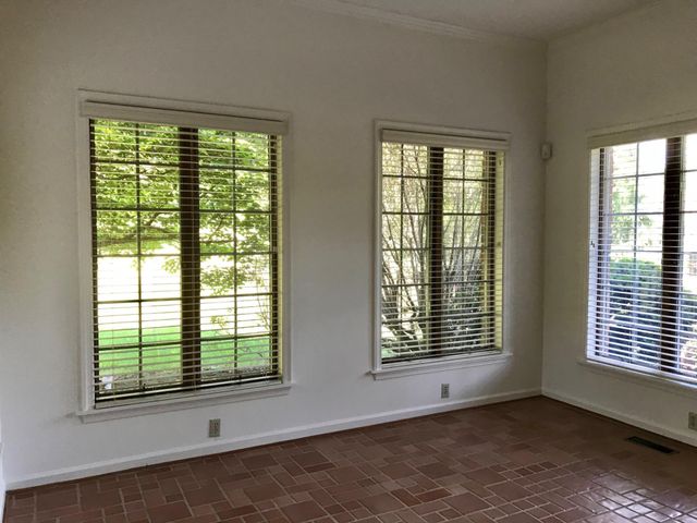 156 UVILLA ESTATES DR, Shenandoah Junction, WV 25442