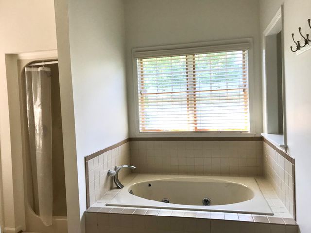 156 UVILLA ESTATES DR, Shenandoah Junction, WV 25442