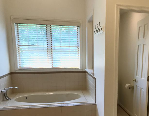 156 UVILLA ESTATES DR, Shenandoah Junction, WV 25442