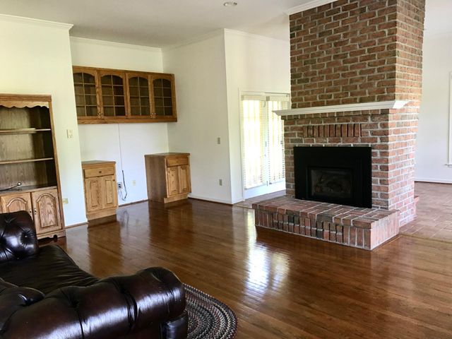 156 UVILLA ESTATES DR, Shenandoah Junction, WV 25442