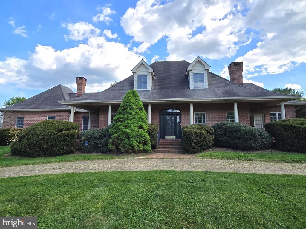 156 UVILLA ESTATES DR, Shenandoah Junction, WV 25442
