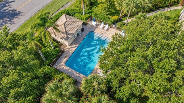 3477 HADFIELD GREENE 2, Sarasota, FL 34235