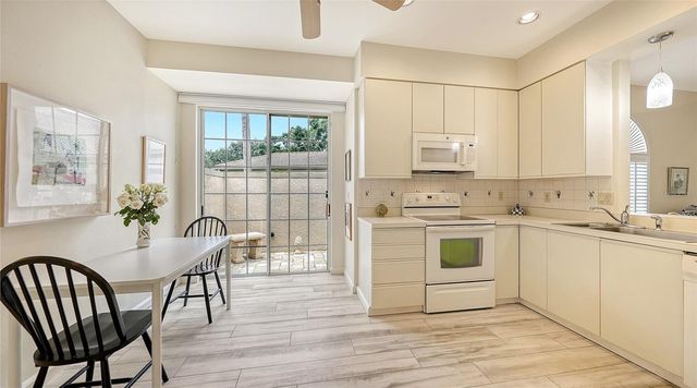 3477 HADFIELD GREENE 2, Sarasota, FL 34235