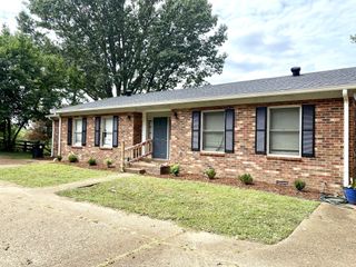 2206 Country Club Ln # B, Columbia, TN 38401