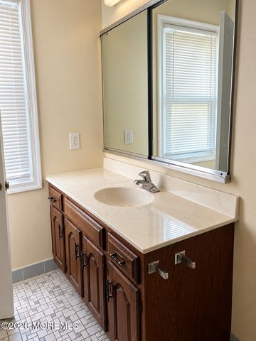 67 Claridge Court 152, Toms River, NJ 08753