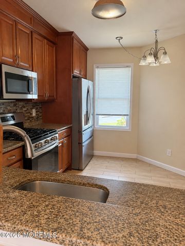 67 Claridge Court 152, Toms River, NJ 08753