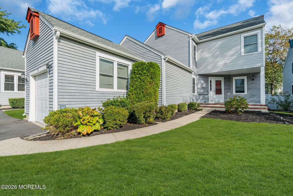 67 Claridge Court 152, Toms River, NJ 08753