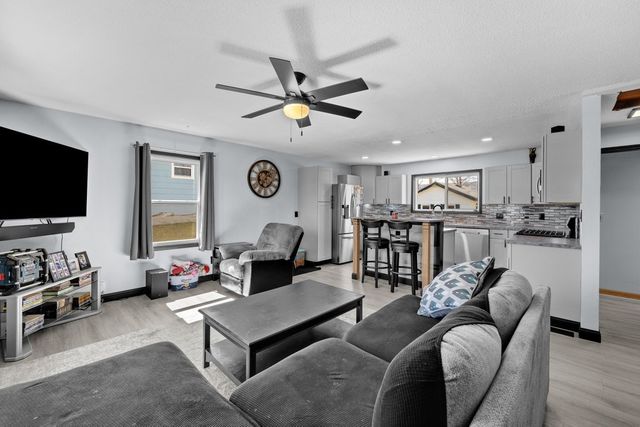 8012 10TH Street W, Rock Island, IL 61201