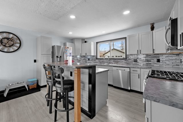 8012 10TH Street W, Rock Island, IL 61201
