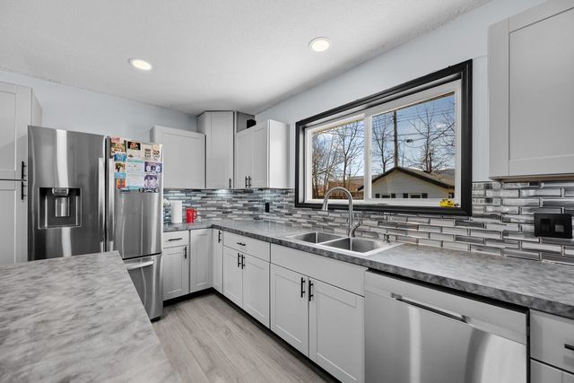 8012 10TH Street W, Rock Island, IL 61201