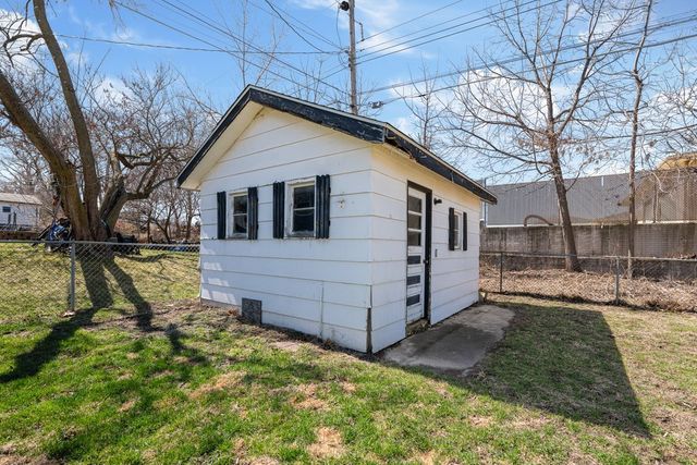 8012 10TH Street W, Rock Island, IL 61201