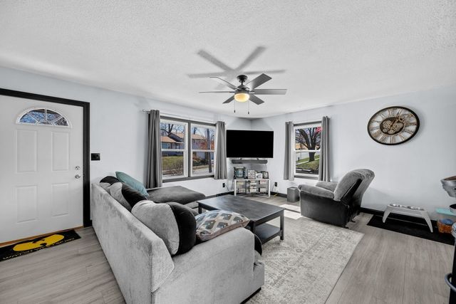 8012 10TH Street W, Rock Island, IL 61201