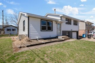 8012 10TH Street W, Rock Island, IL 61201