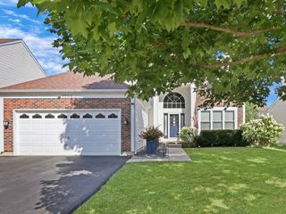 1704 Belle Haven Drive, Grayslake, IL 60030