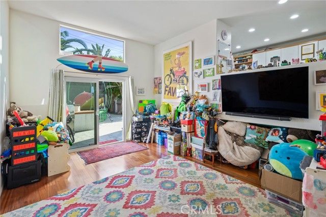 867 Aubrey Court 3, Hermosa Beach, CA 90254