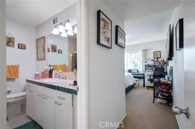 867 Aubrey Court 3, Hermosa Beach, CA 90254