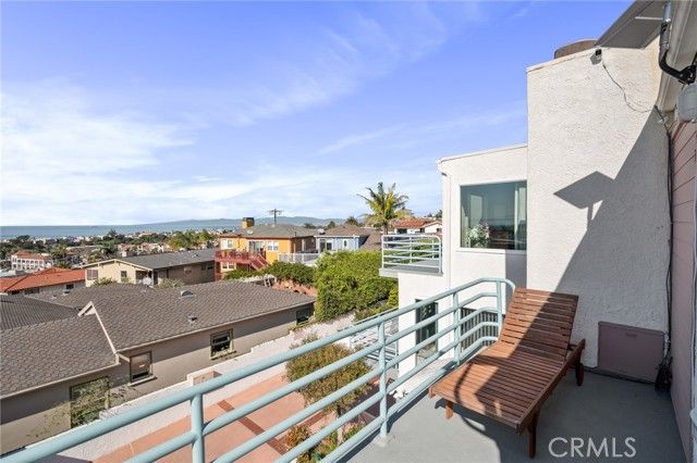 867 Aubrey Court 3, Hermosa Beach, CA 90254
