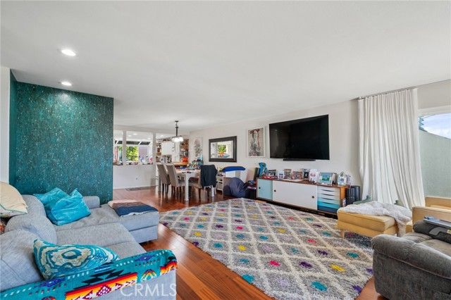 867 Aubrey Court 3, Hermosa Beach, CA 90254