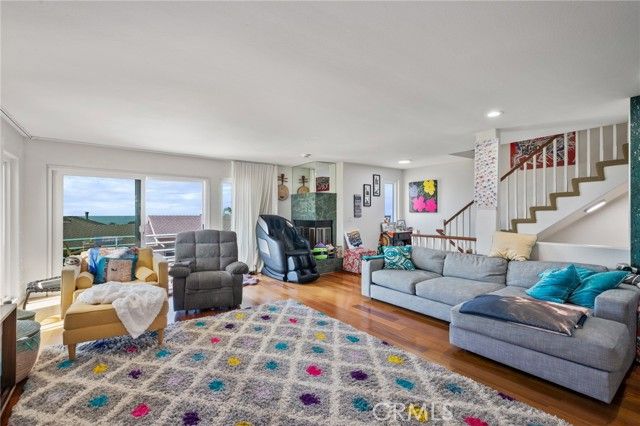867 Aubrey Court 3, Hermosa Beach, CA 90254