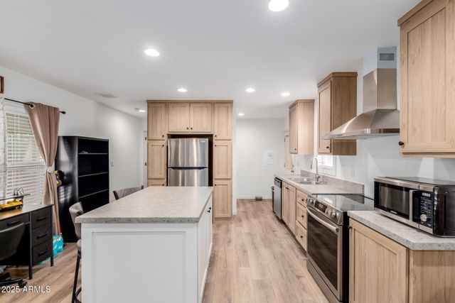 10810 N 91ST Avenue 24, Peoria, AZ 85345