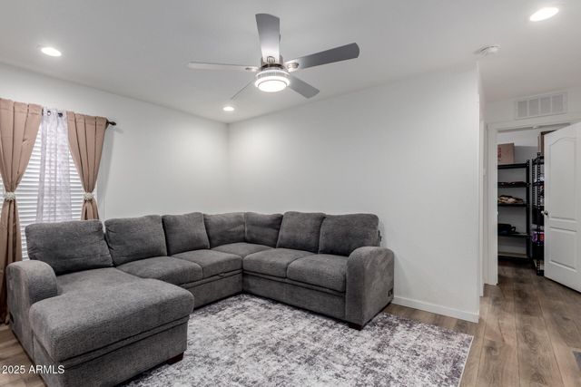 10810 N 91ST Avenue 24, Peoria, AZ 85345