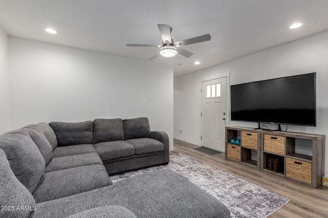 10810 N 91ST Avenue 24, Peoria, AZ 85345