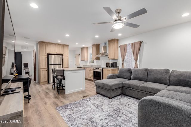 10810 N 91ST Avenue 24, Peoria, AZ 85345