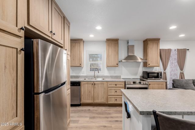 10810 N 91ST Avenue 24, Peoria, AZ 85345