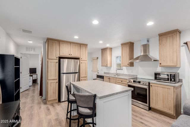 10810 N 91ST Avenue 24, Peoria, AZ 85345