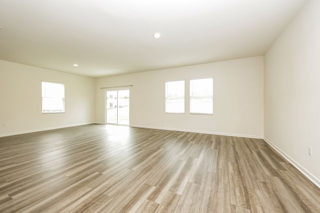 1068 Large Poppy Dr, La Vergne, TN 37086