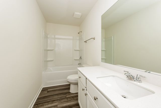 1068 Large Poppy Dr, La Vergne, TN 37086