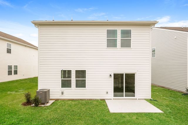 1068 Large Poppy Dr, La Vergne, TN 37086