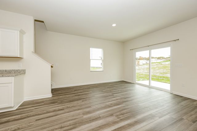 1068 Large Poppy Dr, La Vergne, TN 37086