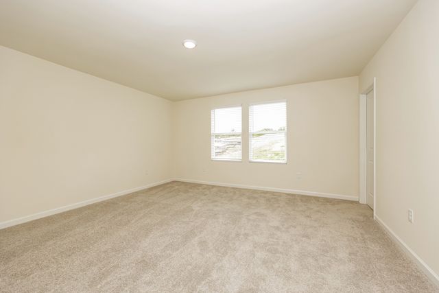 1068 Large Poppy Dr, La Vergne, TN 37086