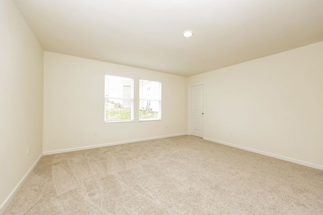 1068 Large Poppy Dr, La Vergne, TN 37086