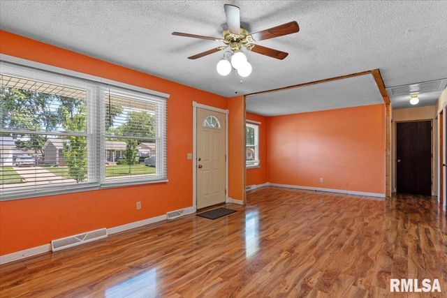3006 Sandgate Road, Springfield, IL 62702