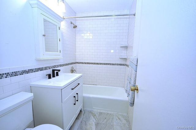 100 E Hartsdale Avenue 5DE, Hartsdale, NY 10530