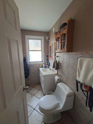 3109 N Newland Avenue, Chicago, IL 60634