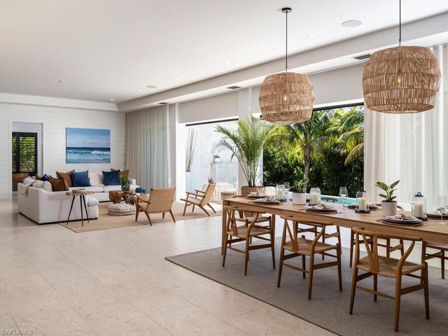 14 Sabre LN, Naples, FL 34102