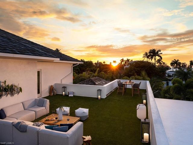 14 Sabre LN, Naples, FL 34102