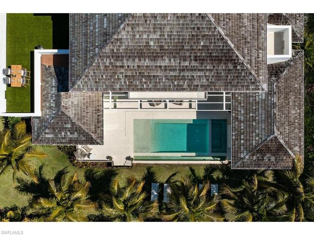 14 Sabre LN, Naples, FL 34102