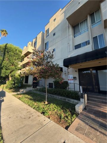 19350 Sherman, Los Angeles, CA 91335