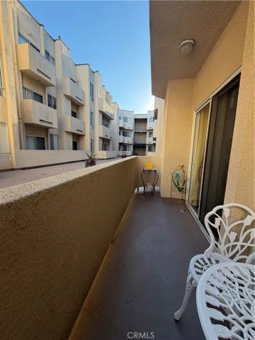 19350 Sherman, Los Angeles, CA 91335