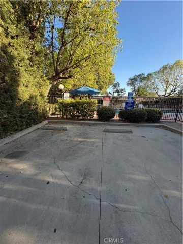 19350 Sherman, Los Angeles, CA 91335