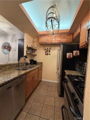 19350 Sherman, Los Angeles, CA 91335