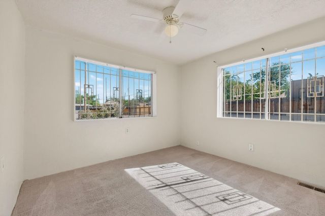 2905 Burton Avenue SE, Albuquerque, NM 87106