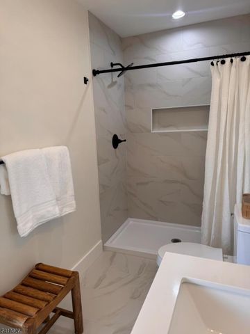 2 Fairview Ave, Somerville Boro, NJ 08876