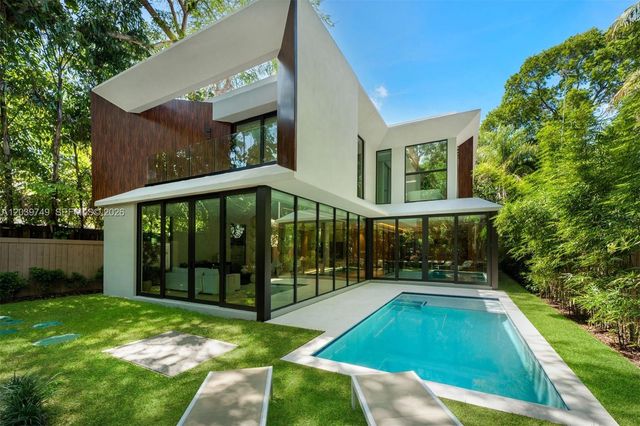 3579 Avocado Avenue, Miami, FL 33133